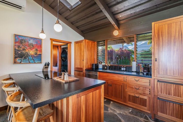 Hale Maluhia Hanalei 1 Bedroom Home by RedAwning
