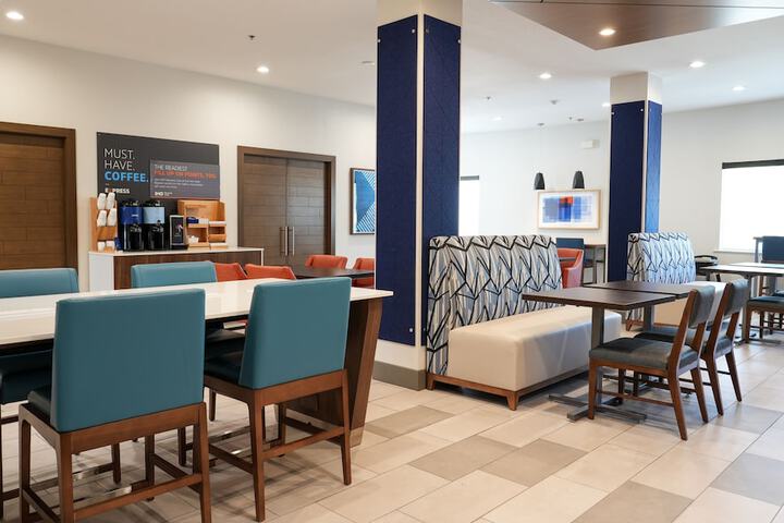 Holiday Inn Express & Suites Dallas Southwest-Cedar Hill by IHG