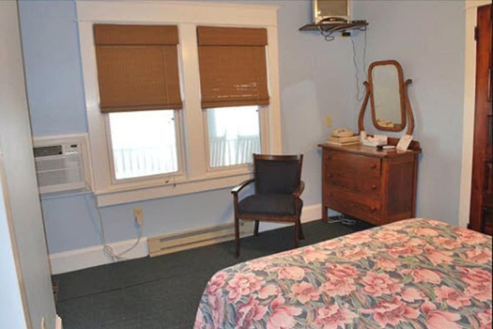 Room 51 of 63