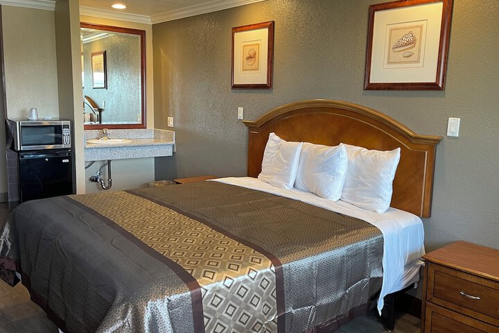 Room 18 of 23