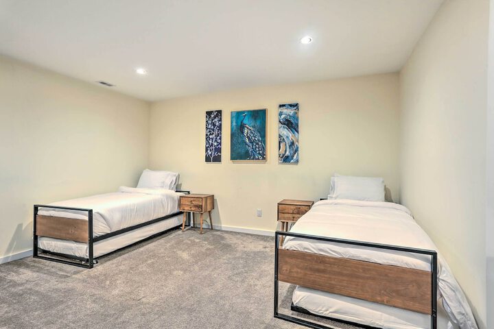 Sun-lit Vernon Condo 2 Mi to Ski Resort!