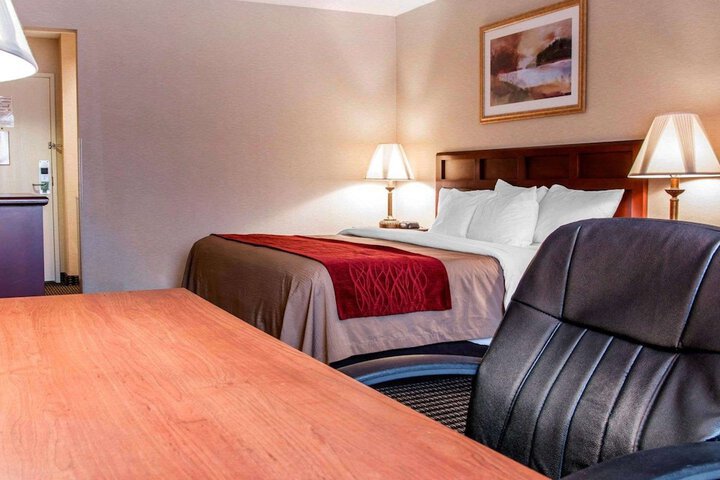 Room 10 of 42