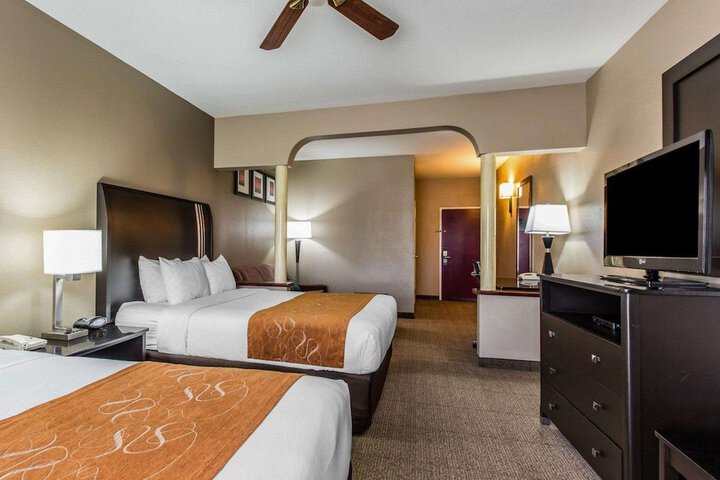 Room 25 of 39