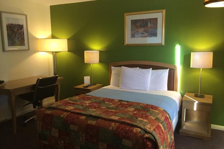Room 20 of 37