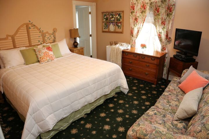 Room 5 of 68