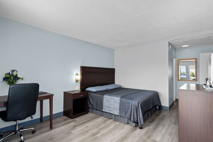 Room 15 of 38