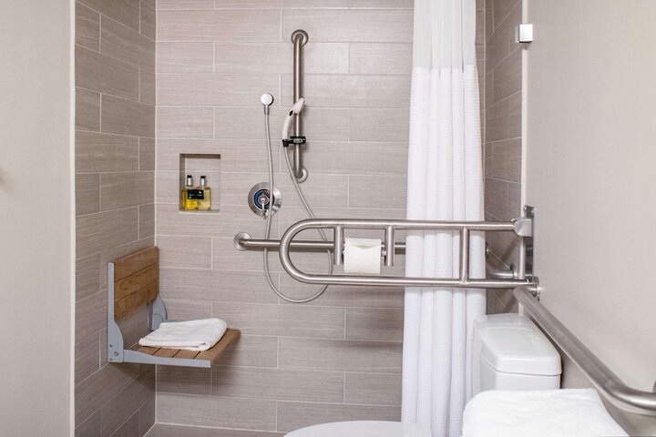 The Rushmore Hotel & Suites BW Premier Collection
