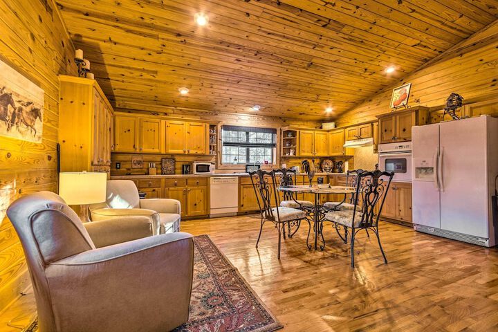 Pet-friendly Cabot Cabin w / Fenced Yard!