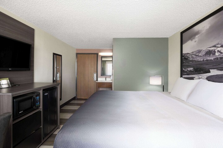 Room 19 of 28
