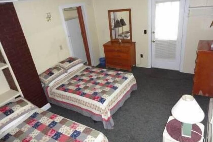Room 32 of 51