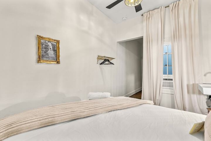 Room 45 of 188