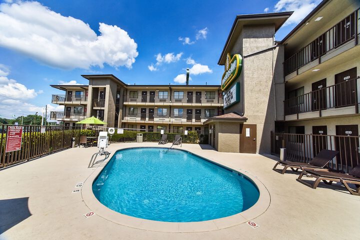 Pool 6 of 43