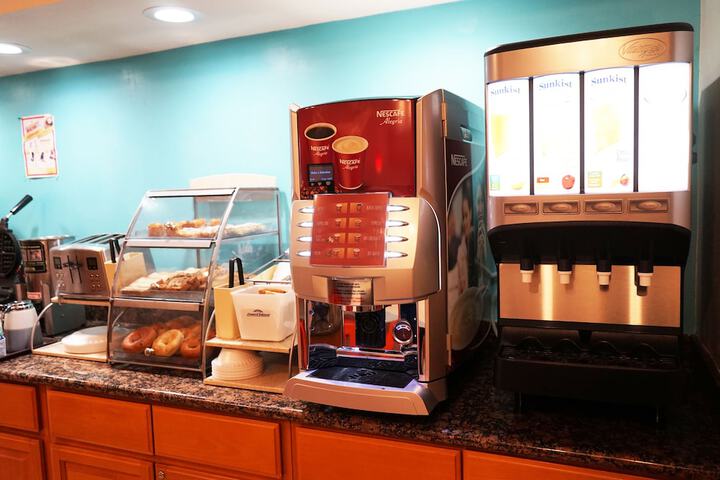 Breakfast/Coffee Service 70 of 76