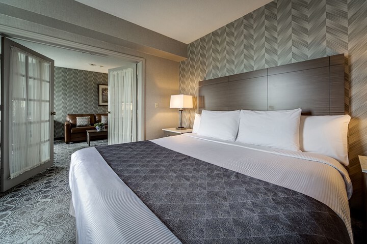 Room 42 of 60