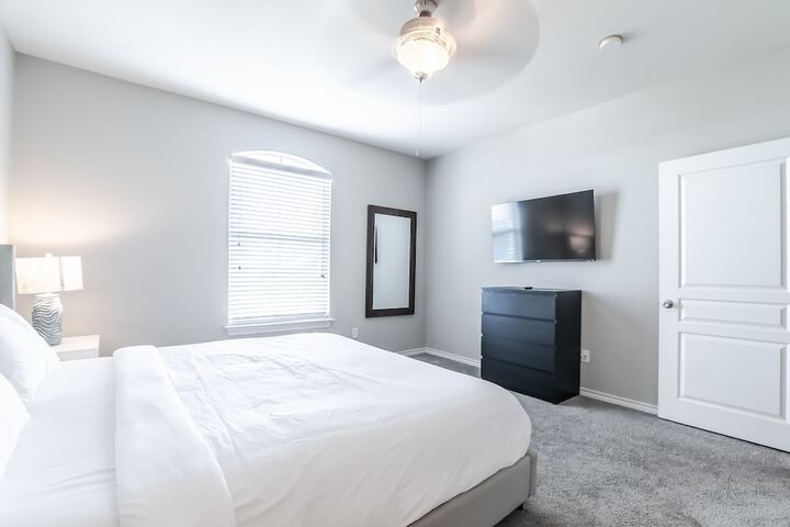 Room 45 of 127