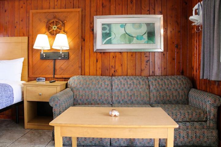 Seahorse Inn and Cottages