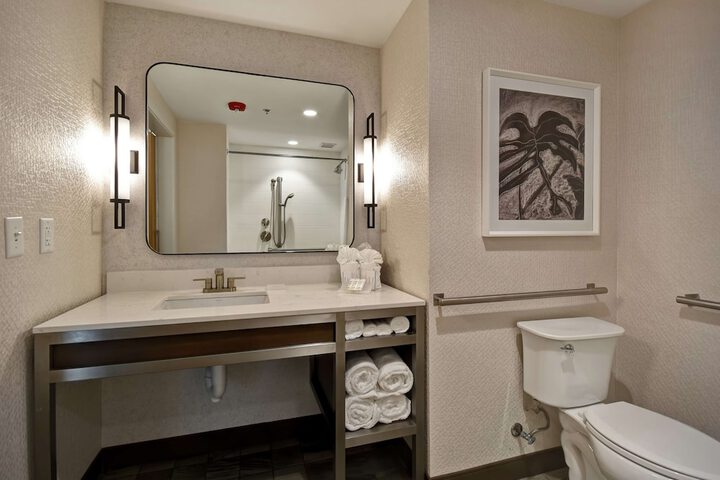 Room 21 of 46