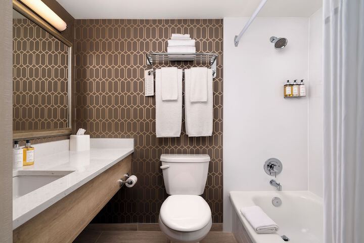 Chateau Victoria Hotel and Suites