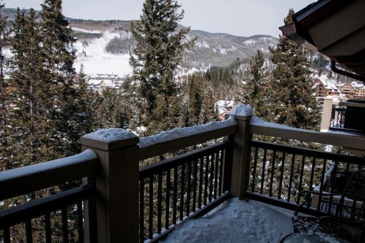 Premier 2 Bedroom Ski in Ski out Vacation Rental at the Timbers With the Best Access to Skiing in Keystone