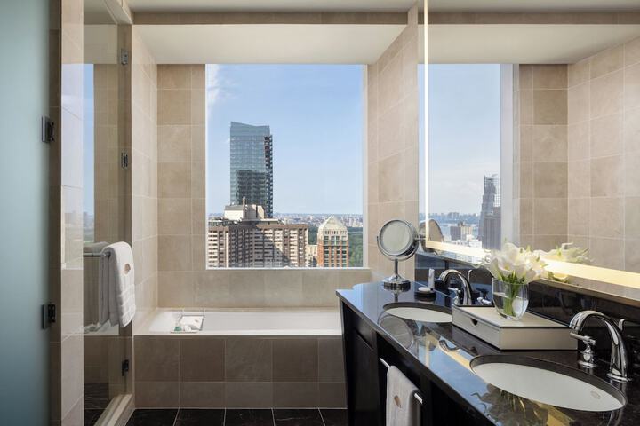 Room 42 of 104
