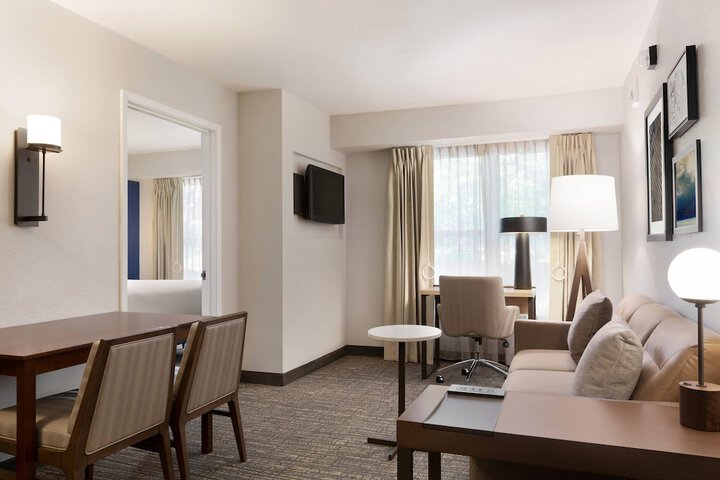Room 27 of 35