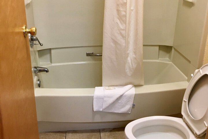 Quality Suites Hickory South