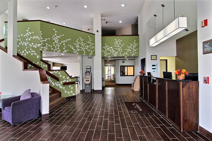 Hotel Interior 8 of 38
