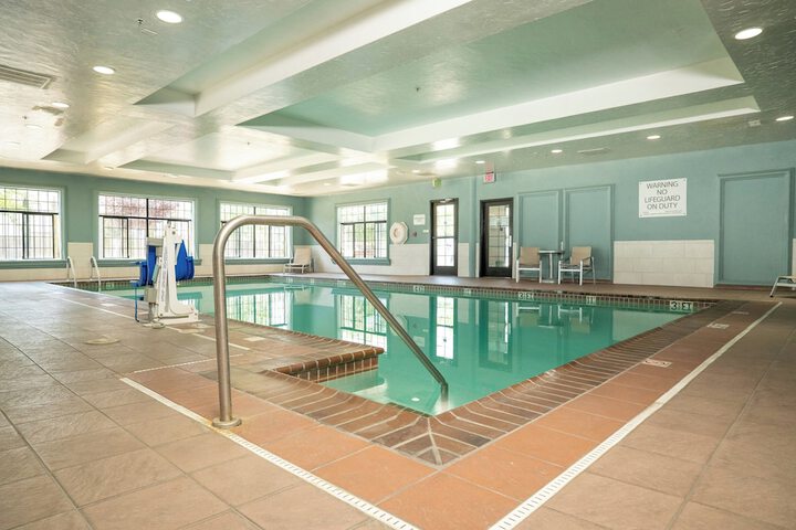 Holiday Inn Express Hotel & Suites Hesperia by IHG