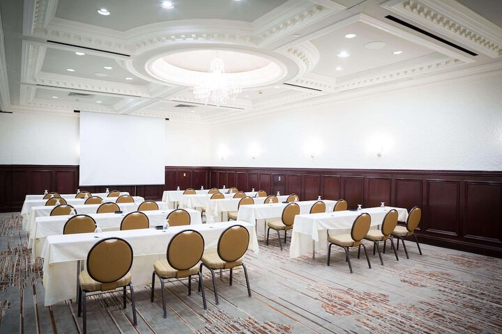 Radisson Hotel Cincinnati Riverfront