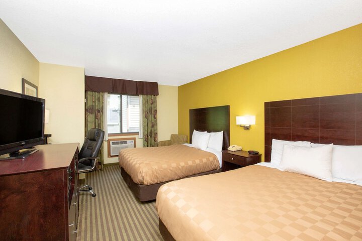 Room 13 of 18