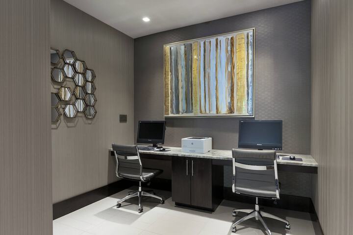 Courtyard by Marriott Edgewater NYC Area