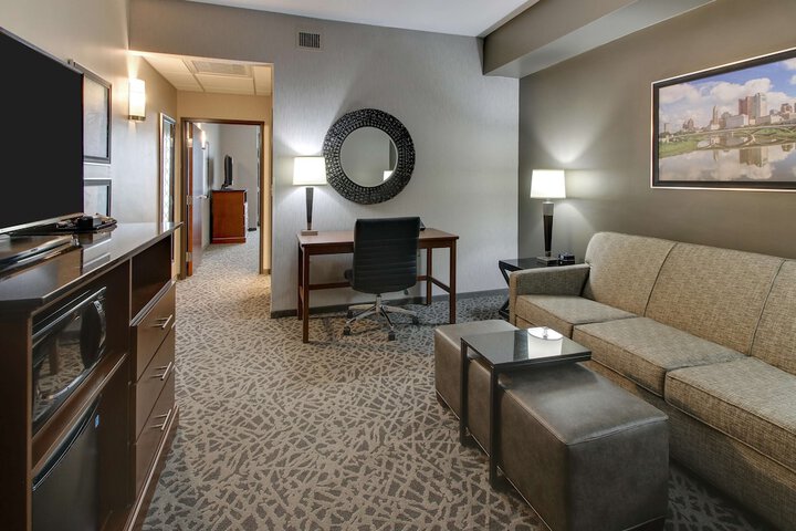 Room 26 of 77