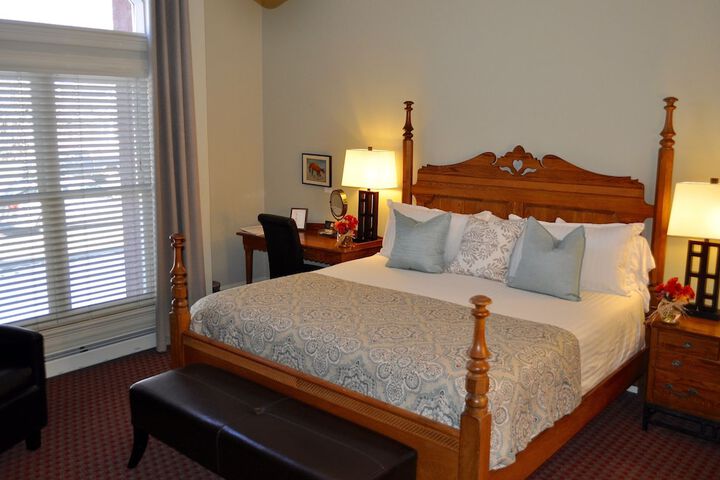 Room 25 of 51