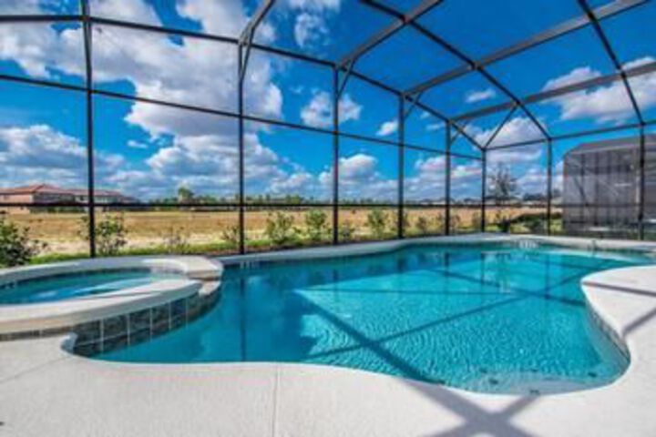 SPACIOUS 10 Bedroom Holiday home by Follow the sun vacation Rentals