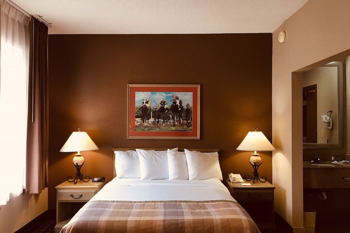 Room 10 of 48