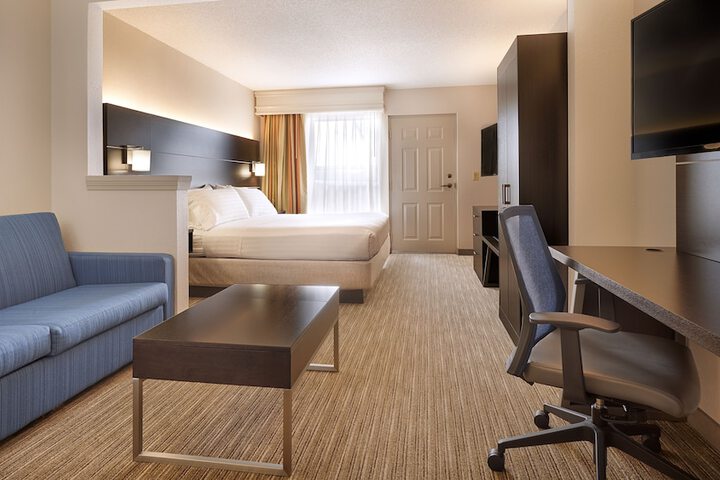 Room 16 of 32