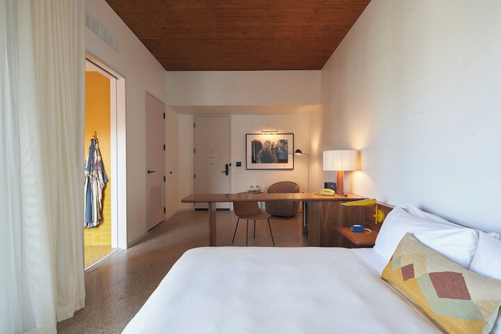 Room 40 of 104