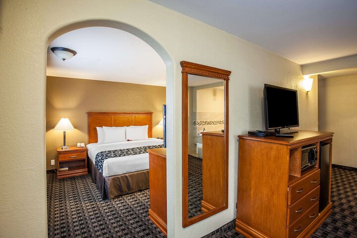 Room 19 of 35