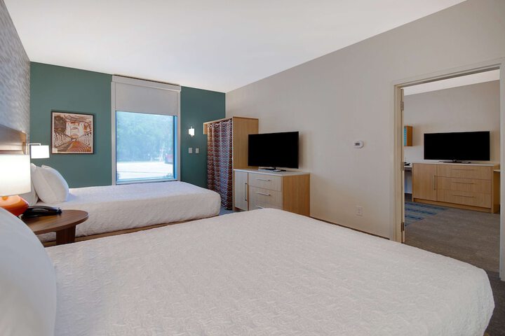 Room 27 of 44