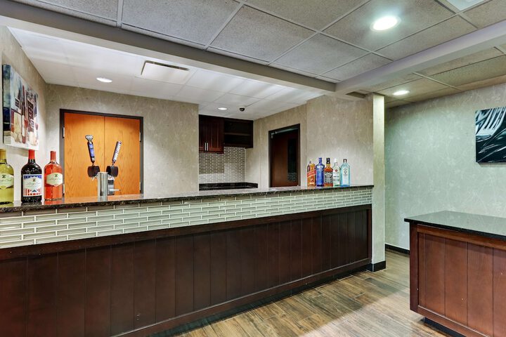 Lounge 60 of 63