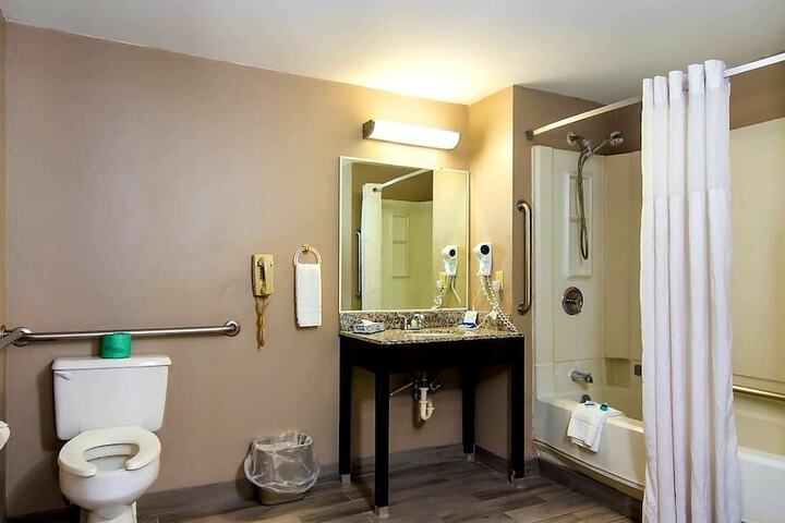 Rodeway Inn & Suites Monroeville - Pittsburgh