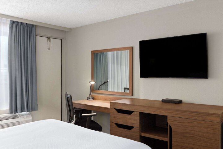 Room 51 of 53