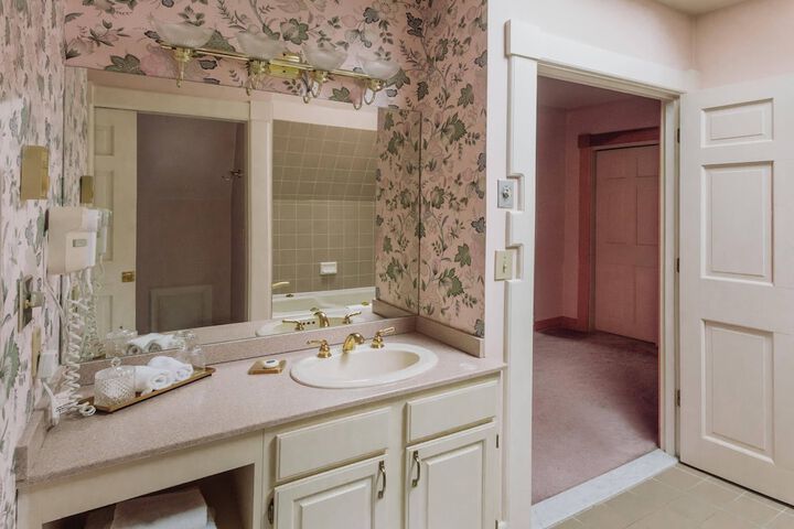 Room 77 of 87