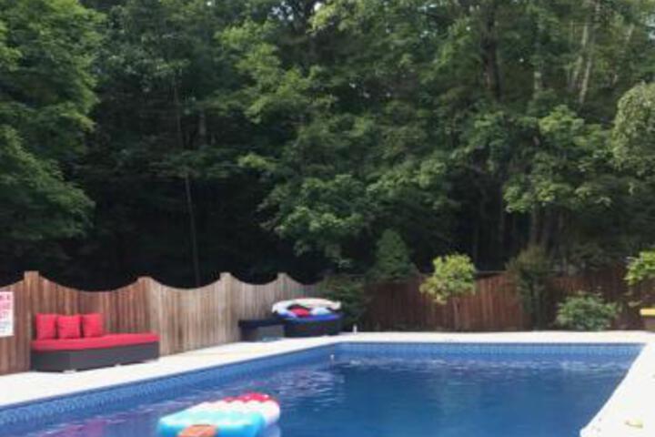 Heated Pool in Prime Woodstock