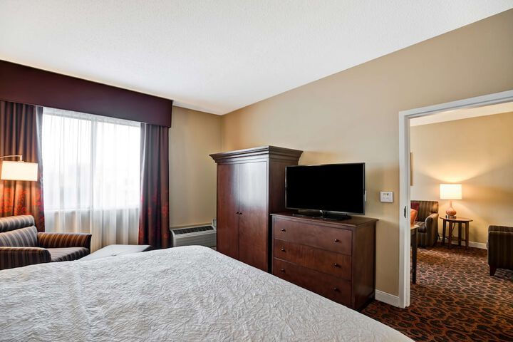 Room 32 of 49