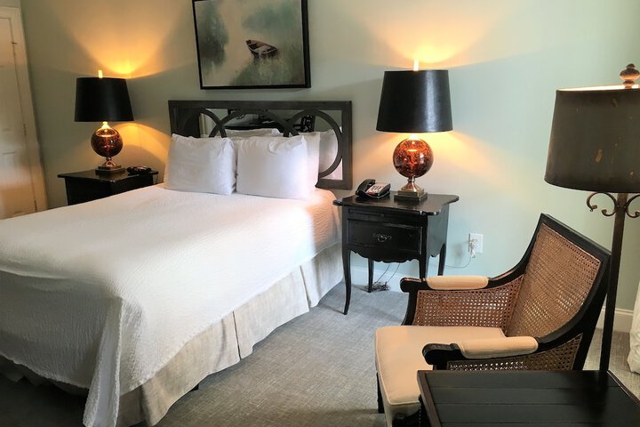 Room 28 of 49