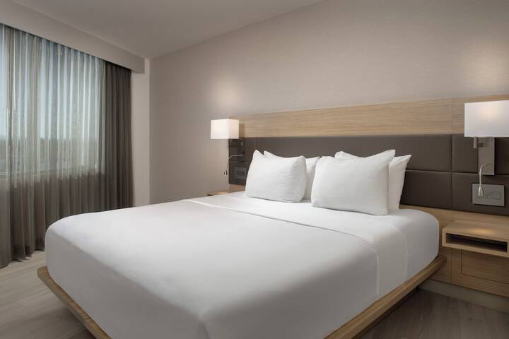 AC Hotel by Marriott Portland Lake Oswego