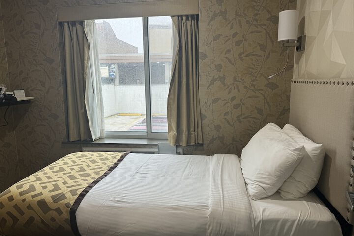 Room 14 of 45