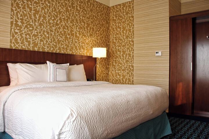 Room 12 of 27