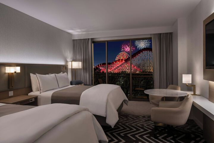 Room 40 of 103